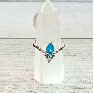 Elegant Silver and Blue Gemstone Ring